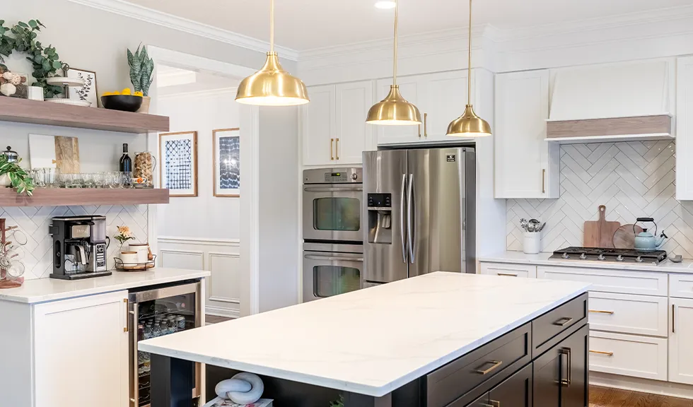 https://kitchentuneup.com/siteassets/national-site/project-gallery/projects/refacing/timeless-elegance-meets-modern-charm/gallery/cabinet-refacing-3.2.webp?hfc-r=QLWLQP