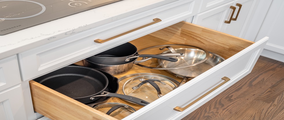 deep drawers for pots and pans